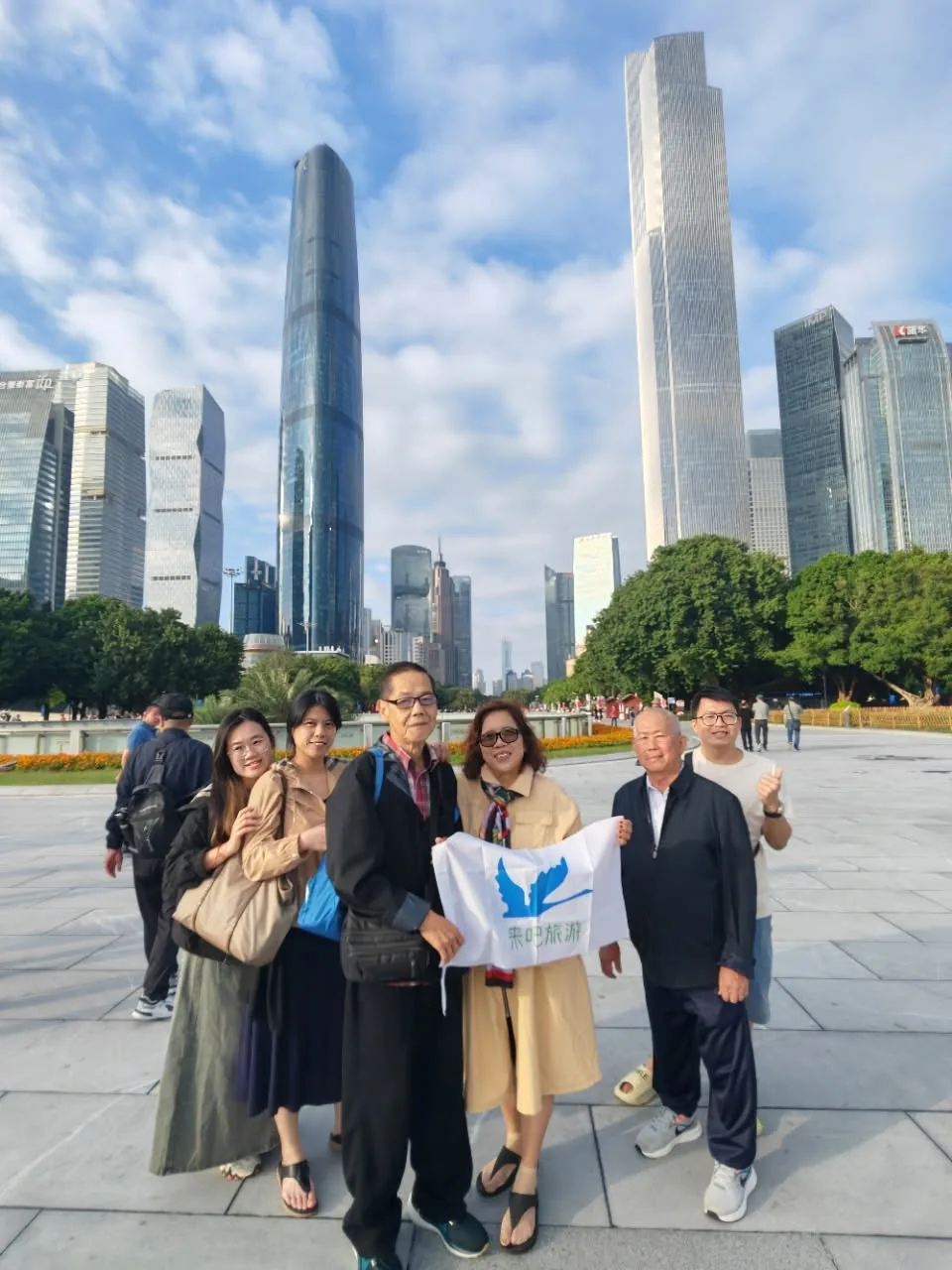 来吧旅游客人出游照片